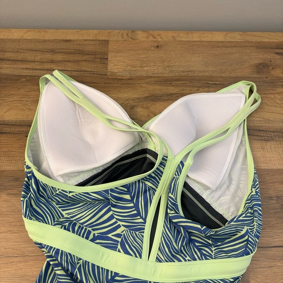 L.L. Bean One Piece Green Blue Print Tank Swimsuit Swimsuit UPF 50+ Women’s - Picture 5 of 6